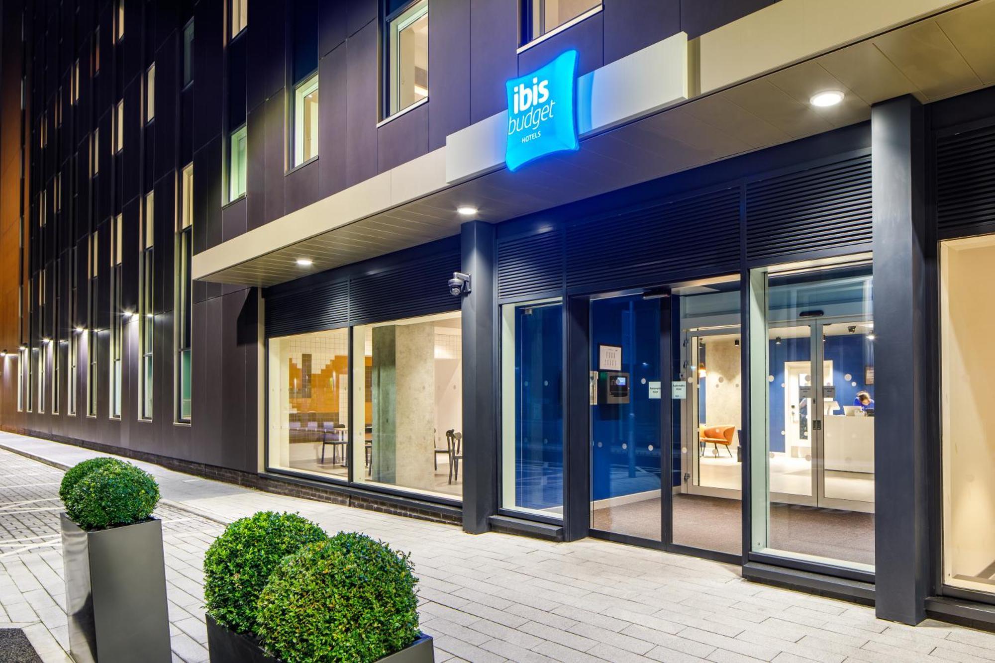 Ibis Budget Manchester Airport T2 Hale (Greater Manchester) Exterior foto